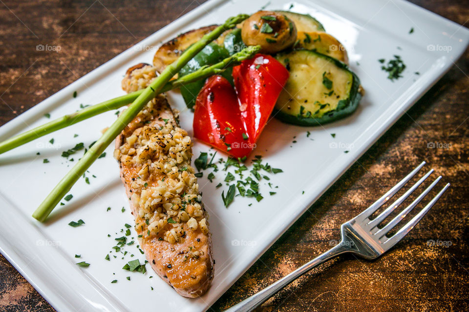 Grilled Salmon and Vegetables 