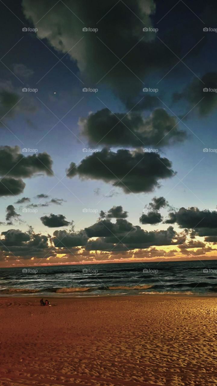 Clouds make up an aesthetic situation