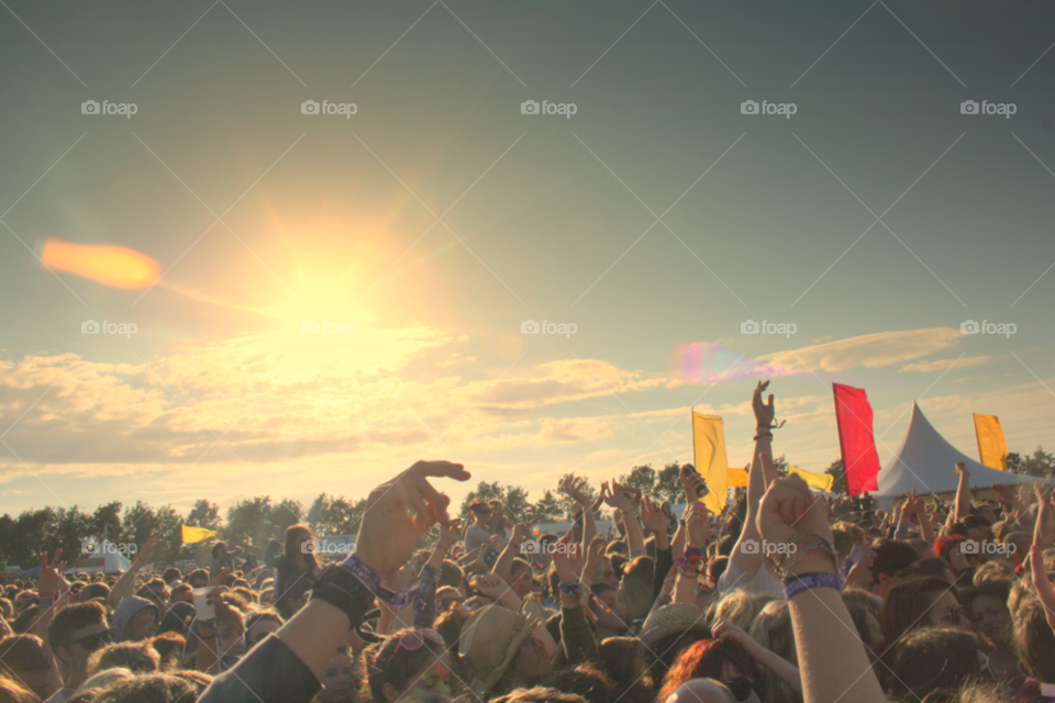 summer england music crowd by leonbritton123