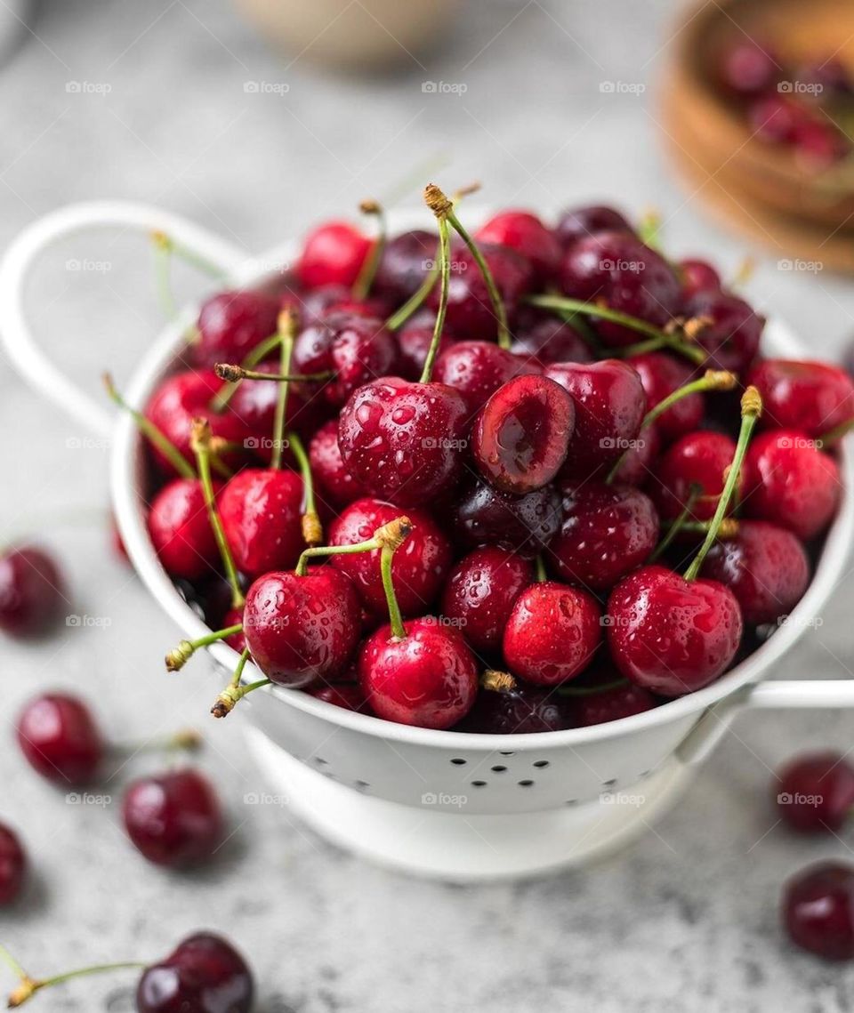 circle fruits, round red fruits, nice circle