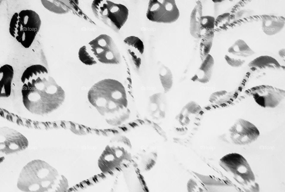 skulls negative