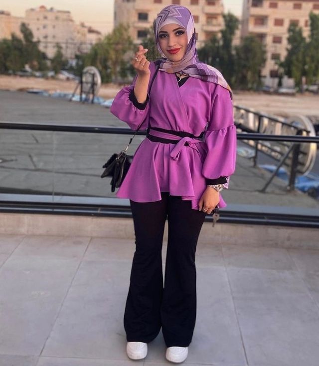 This is the beauty of Middle East - well-mannered and educated girl