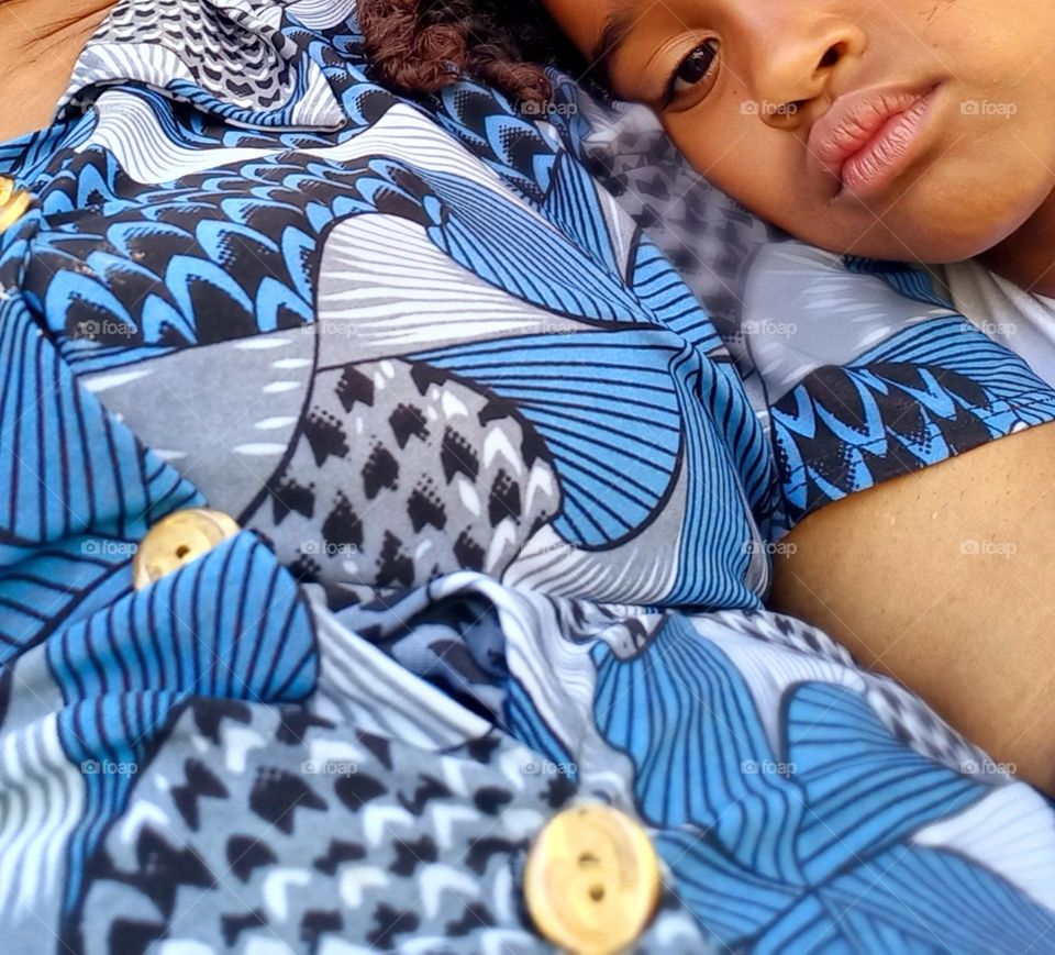 A essência do olhar! O olhar, pode transmitir de forma particular aspectos da personalidade e dos sentimentos de um indivíduo.  Há olhares: doces, gentis, que transmitem amor, paz, calma e segurança, que mostram a beleza do ser humano