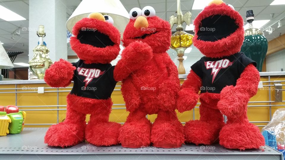 elmo. 3 elmos