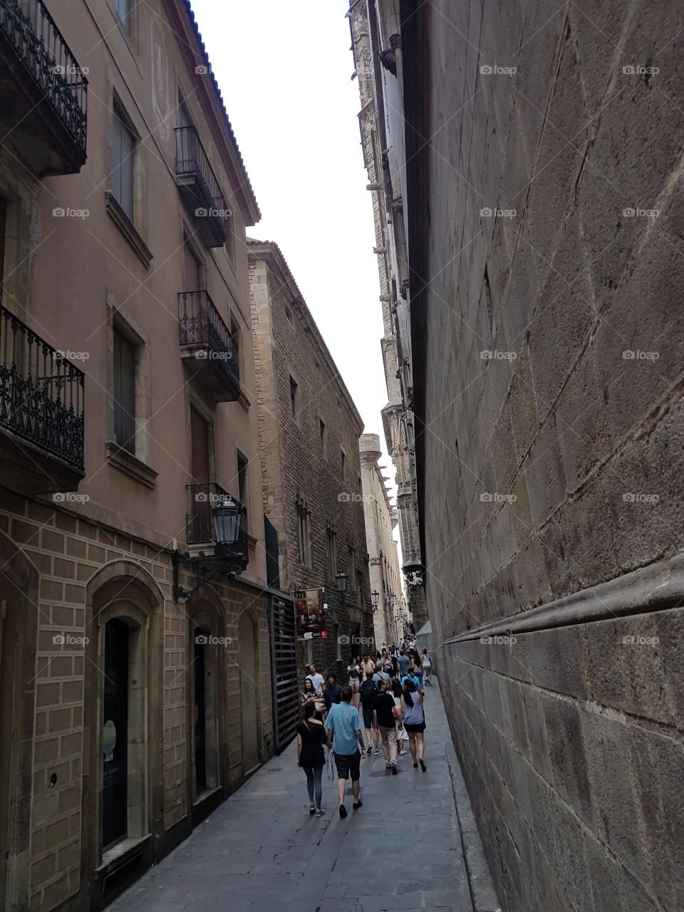 barcelona street ghotic carter spain