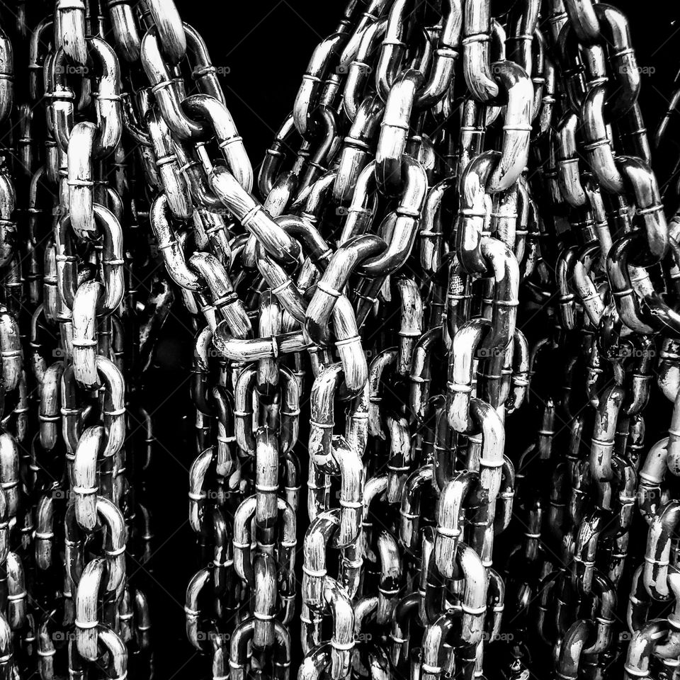 Chains in black and white