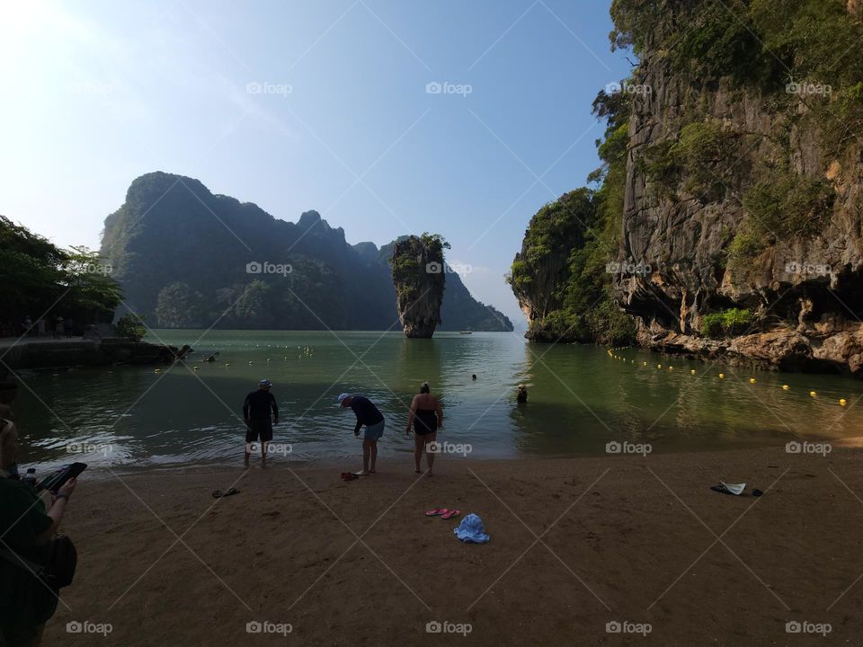 This is one of the islands I visited during my trip to Thailand and I felt like I was taken into a totally different world, once a lost paradise, discovered at last.