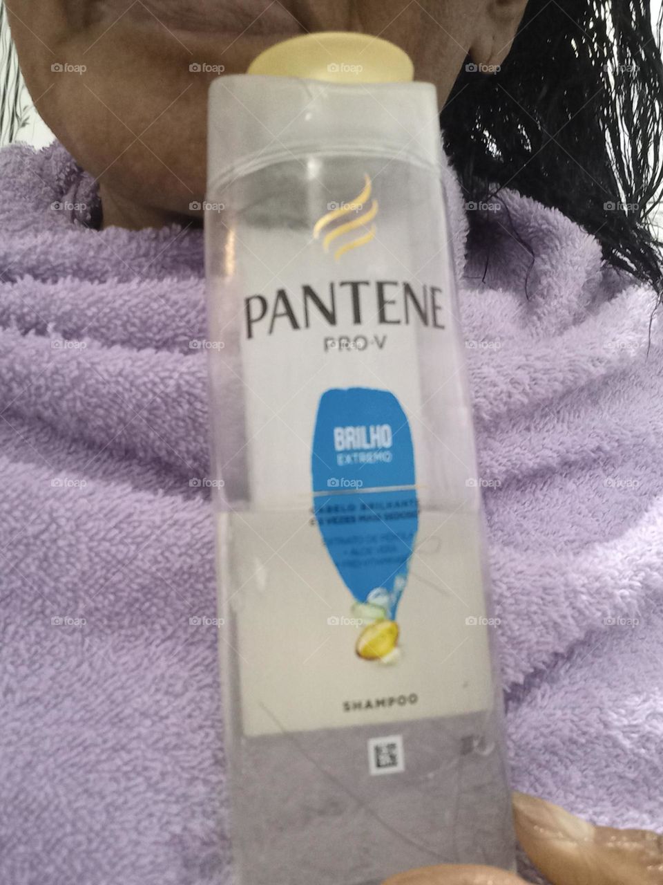 Cabelos brilhantes, hidratados, nutridos  e sedosos. Shampoo BRILHO EXTREMO,  com EXTRATO de PÉROLAS, ALOE VERA  + PRO VITAMINAS. A PANTENE, Promove a beleza dos seus cabelos!