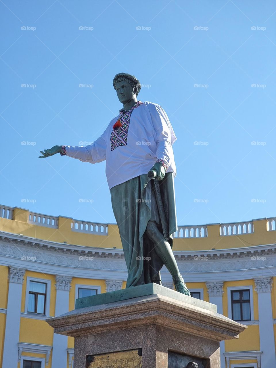 Statue of Duke Richelieu dressed in traditional clothes