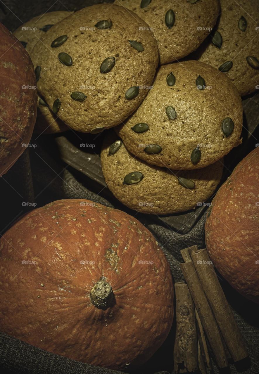 Pumpkin cookies with seeds and cinnamon 