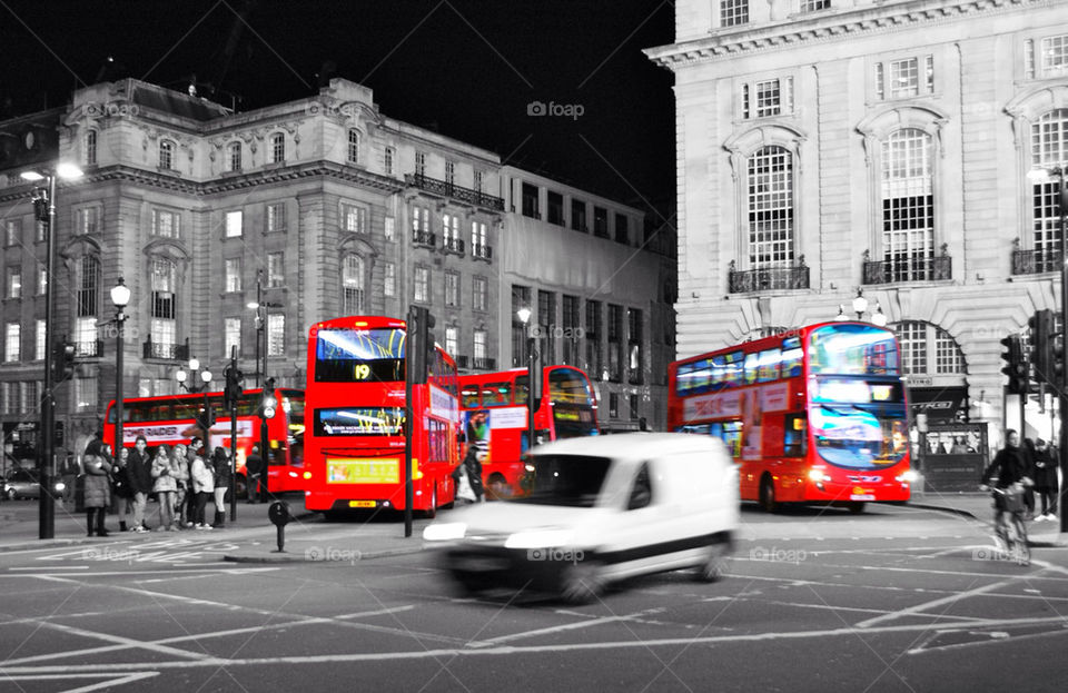 PICCADILLY CIRCUS