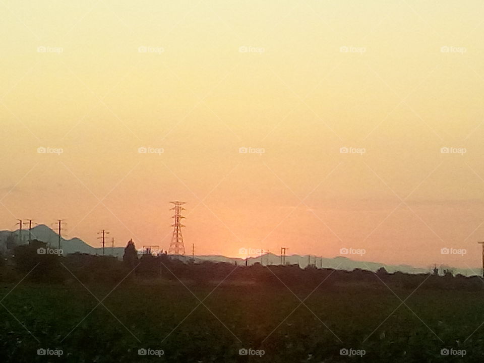 completamente metido el sol buenas noches!!