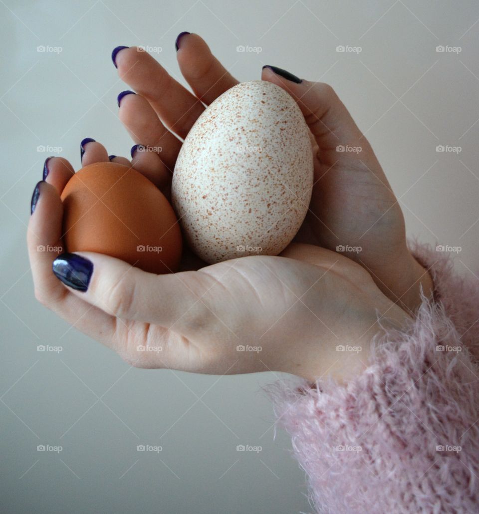 eggs Easter in hands