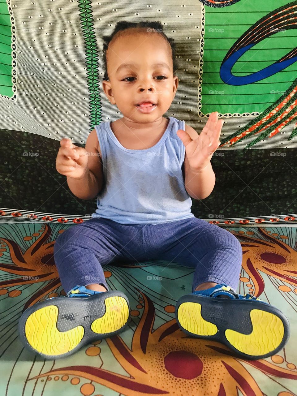 shine faintly with a wavering light, this is glimmer.