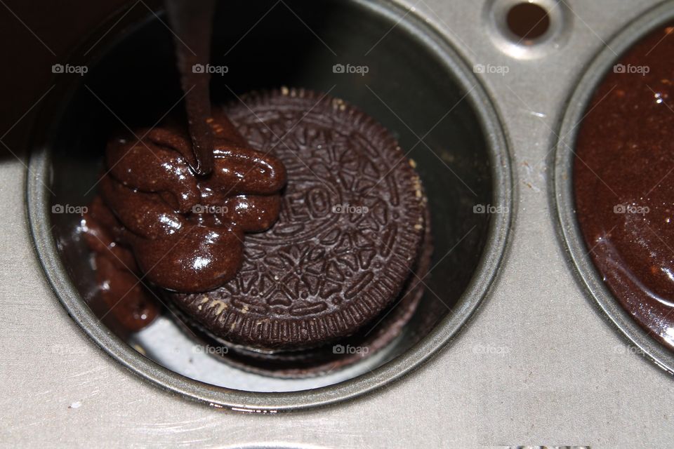 making oreo cookie brownies