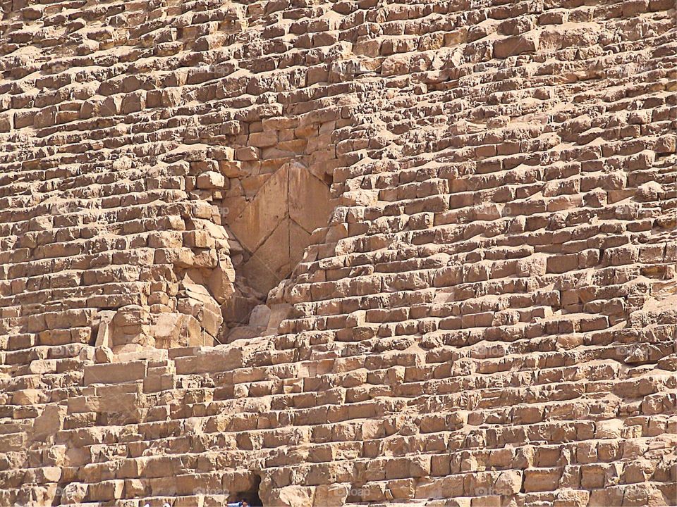 Blocks of stones and construction of Great Pyramid