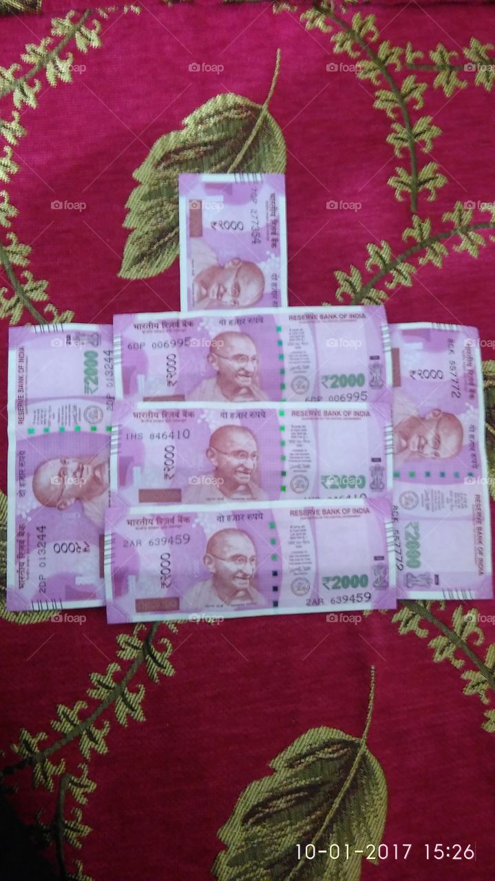 two thousand rupees new currency