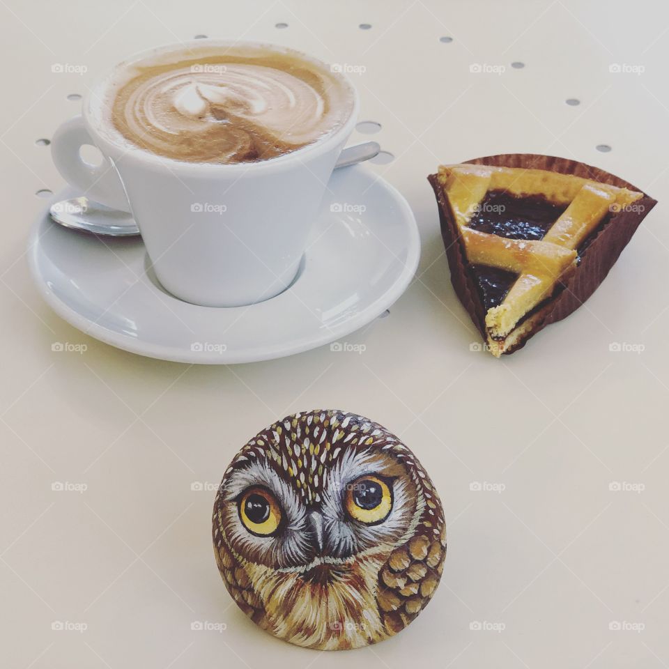 Relaxing breakfast with my stone owl