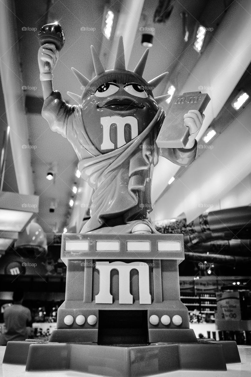 Black-and-white Statue of Liberty