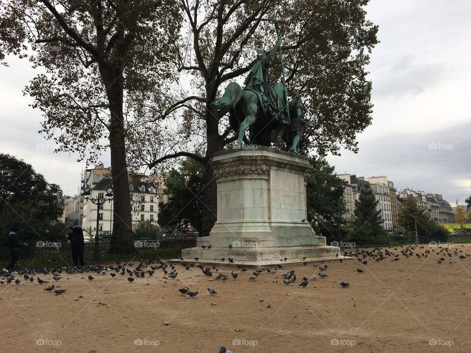 Monument in front of Notre Dame