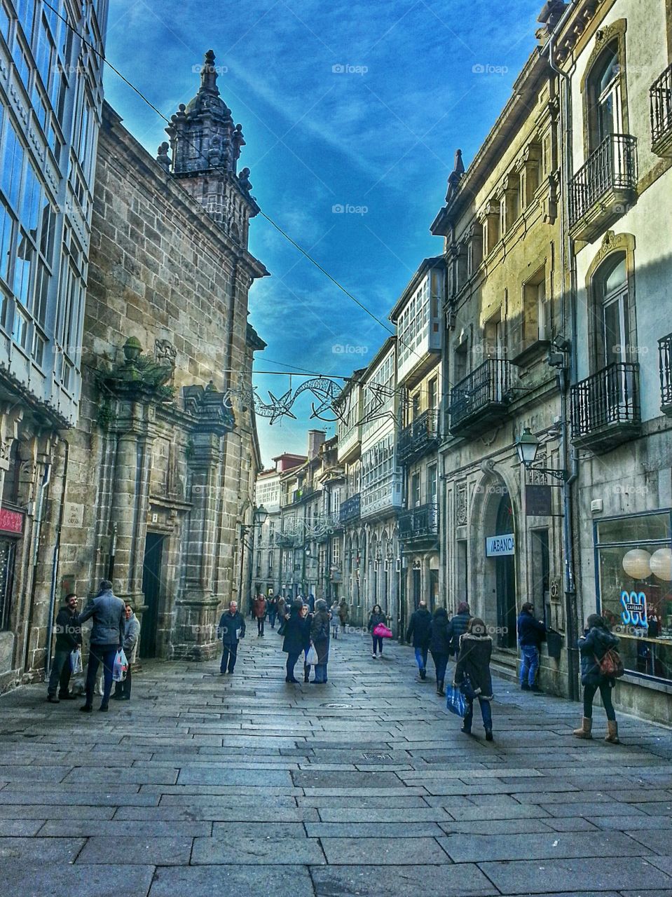 Winter shopping. Rúa das Orfas, Santiago de Compostela