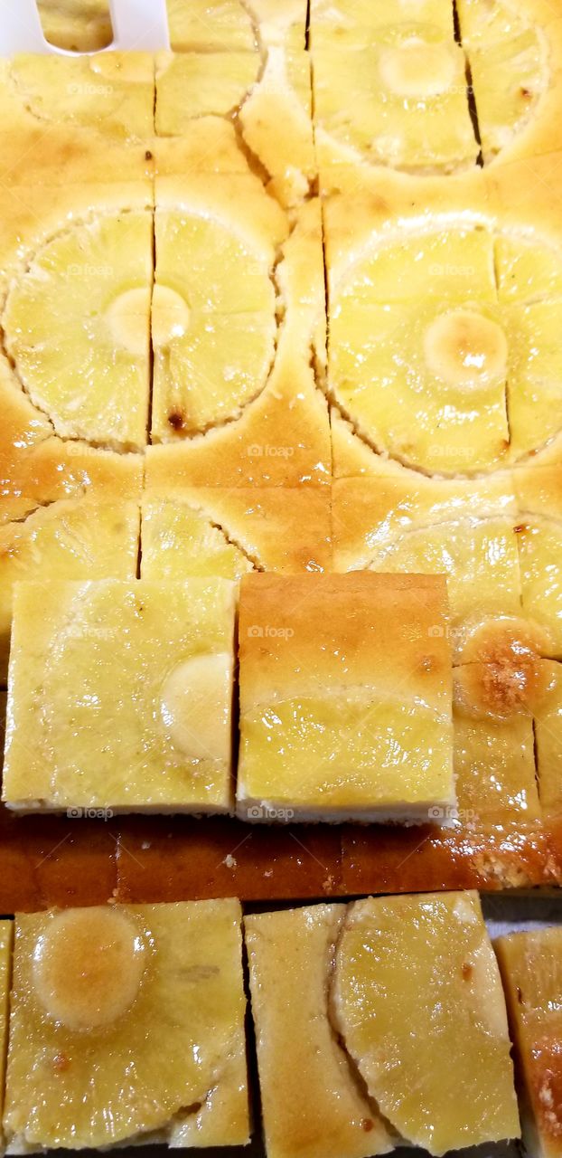Pineapples cake