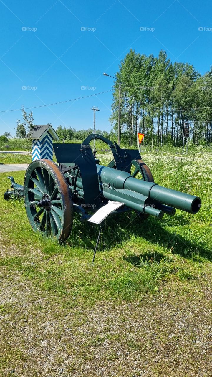 An old Finnish army cannon can be seen at the Taistelija talo military museum on the Russian border in Ilomantsi
