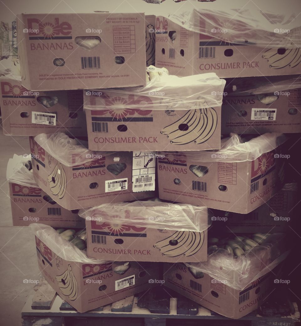 stack banana boxs