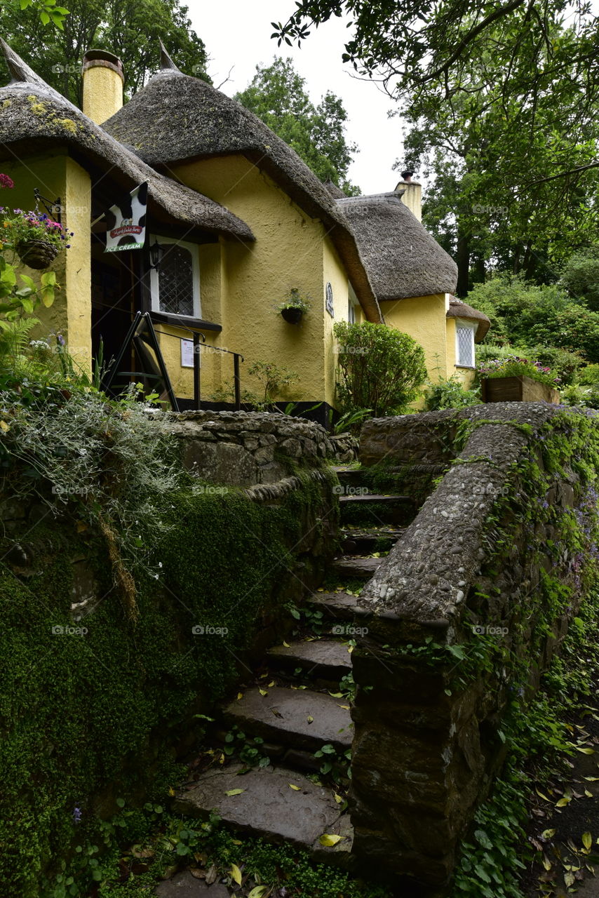 Cottage. English cottage