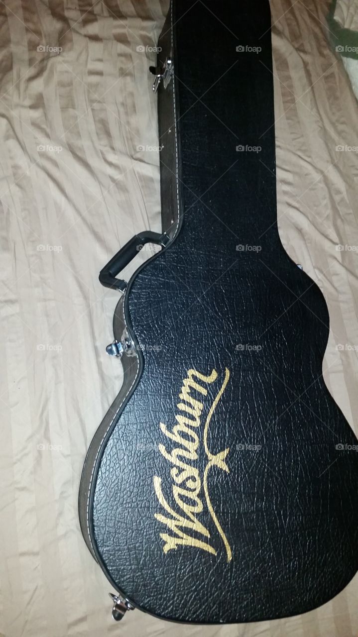 acoustic guitar case