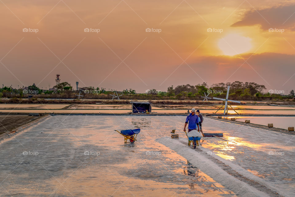 time for salt farmers work