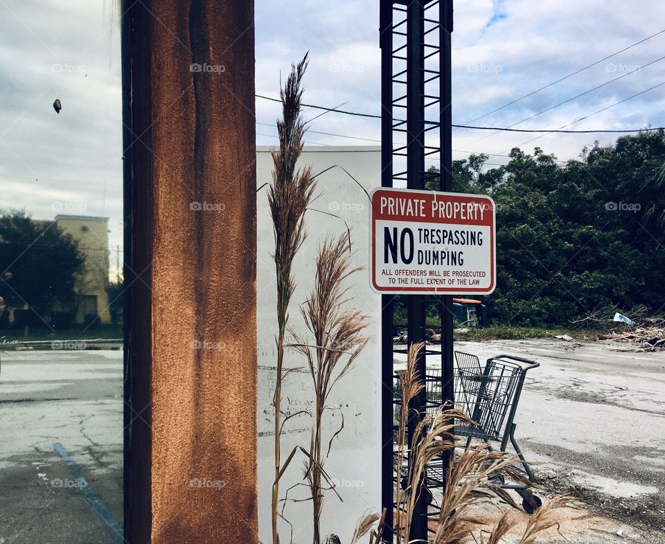 Abandoned restaurant grocery store 