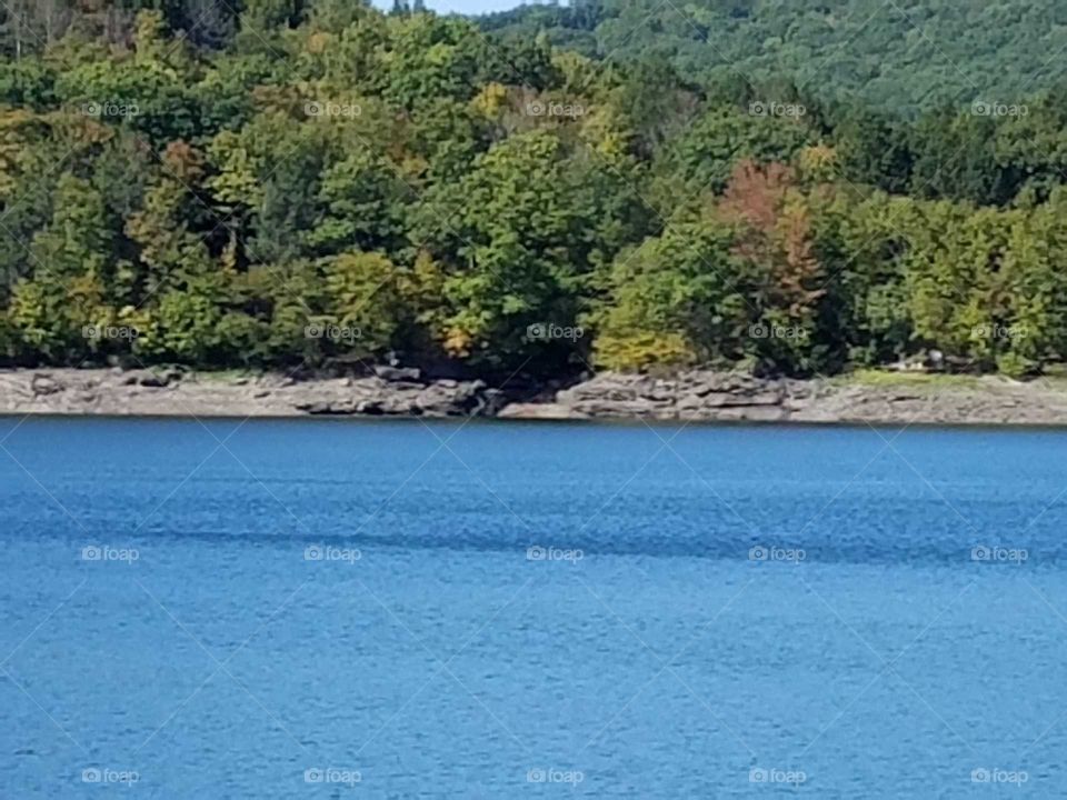 fall on the lake with ledges