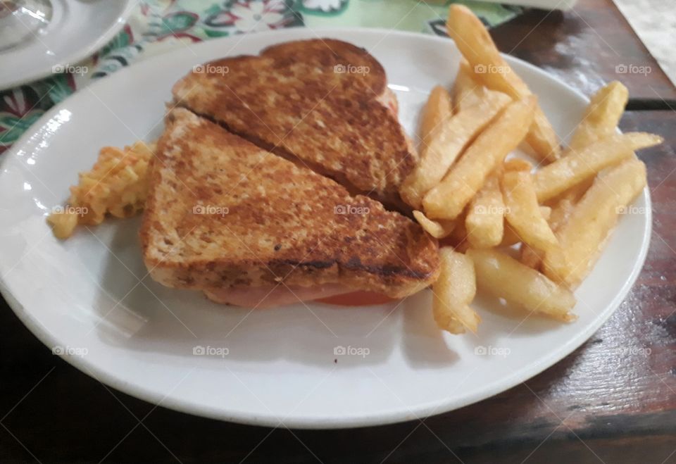 Toasted sandwich & chips