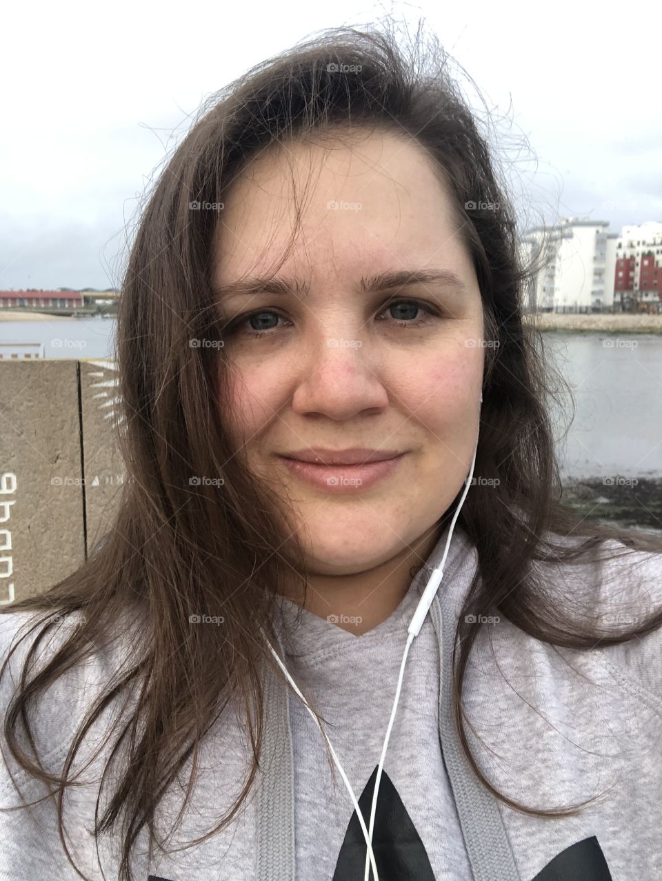 Sunday walk beside the Tagus River