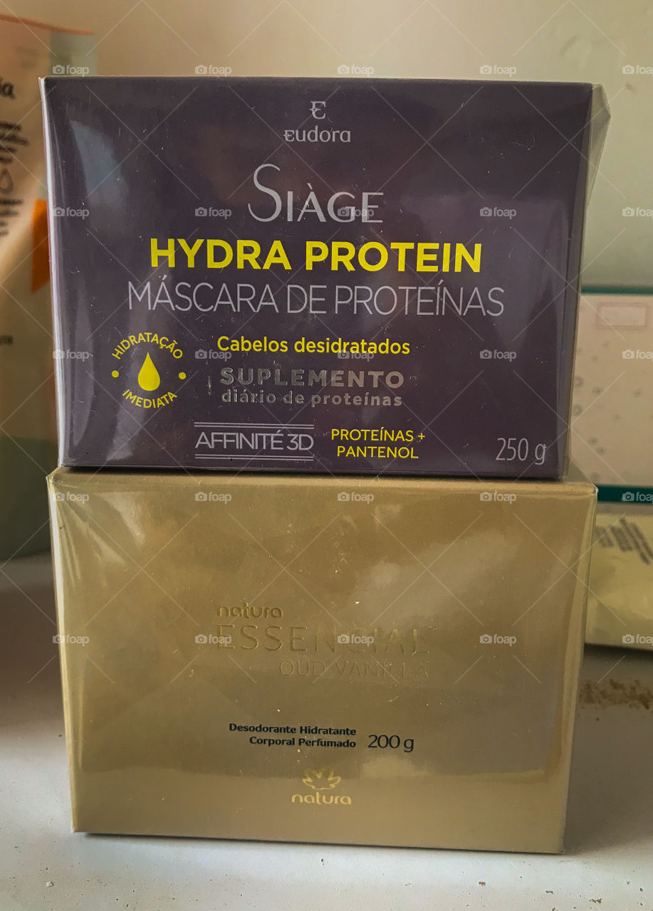 The Siàge Hydra Protein Protein Mask returns the mass of the strands leaving them silky and healthy. The mask's daily protein dose is ideal to leave your hair very soft and ultra hydrated.