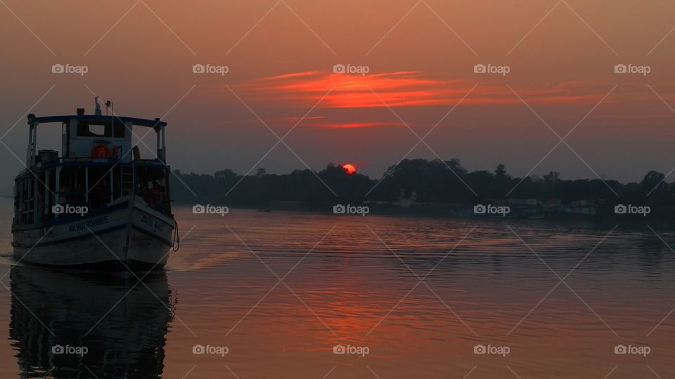 A beautiful sunset
Holy River Ganga
phone photography
Lenovo vibe x3