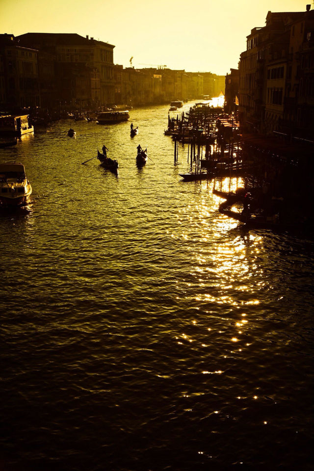 italy sunset boats sun by Sheldonsteere