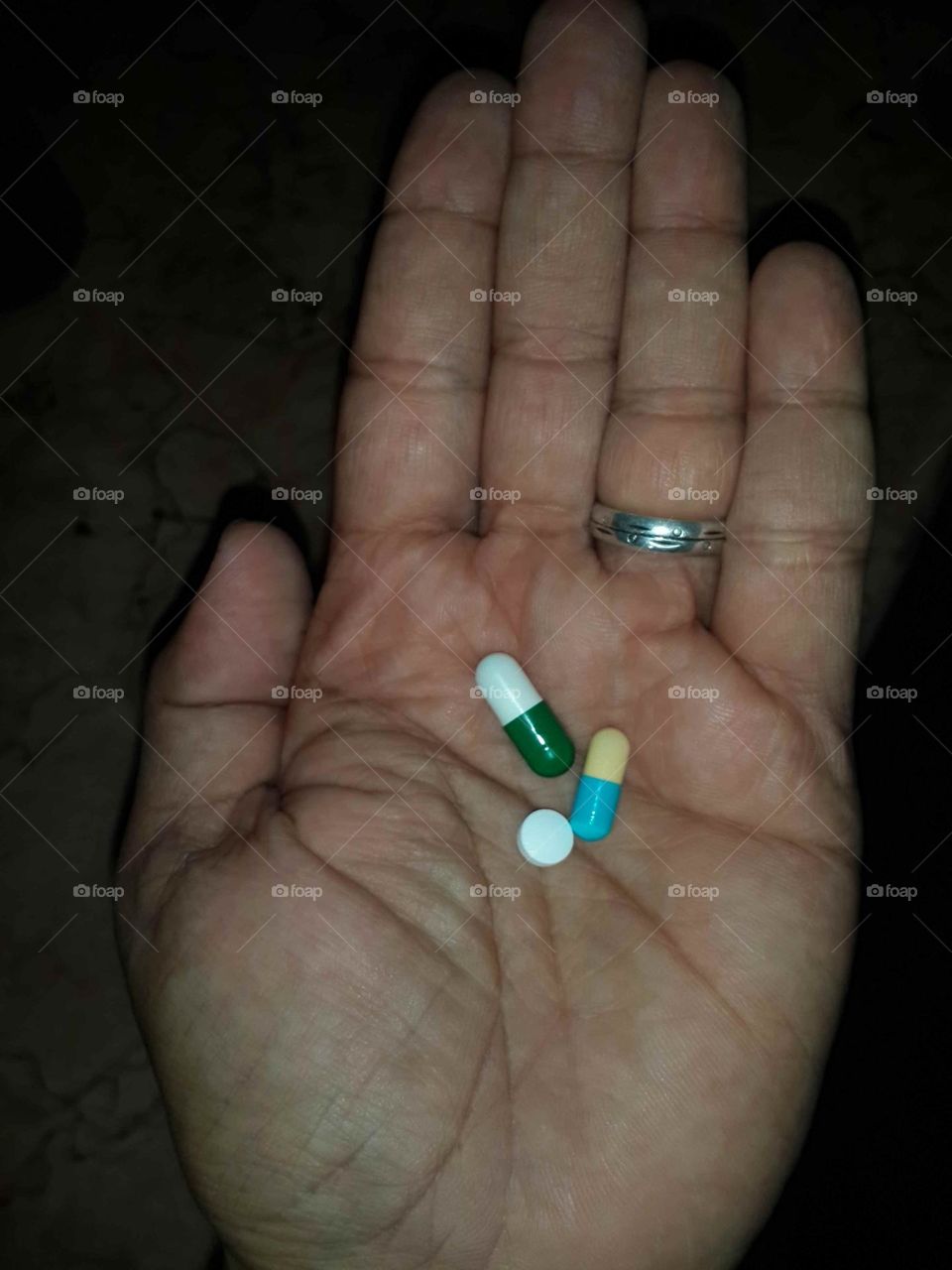 Finally .. I have cervical herniated disc .. it's horrible .. my doctor asked me to stop using mobile and laptop π’ .. Sorry that I'll rarely browse foap π