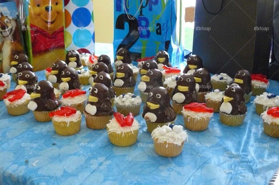 Penguin cupcakes