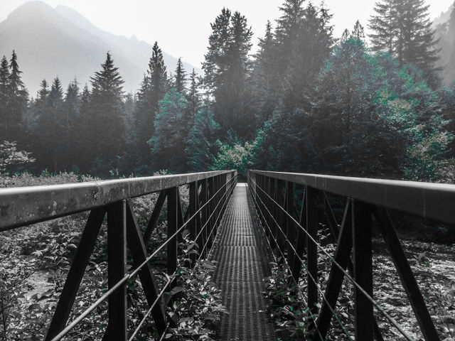 Bridge over the River to the mountains 