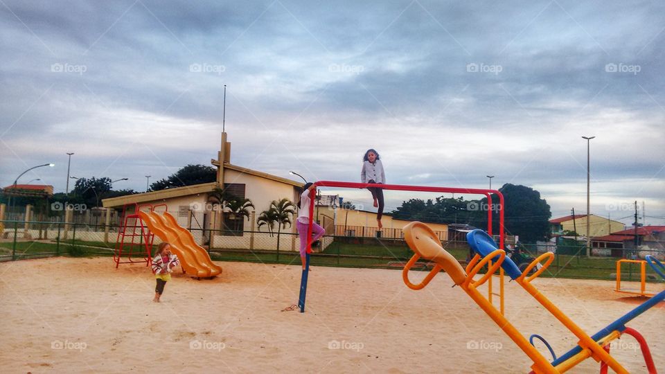children i The park crianças no parque