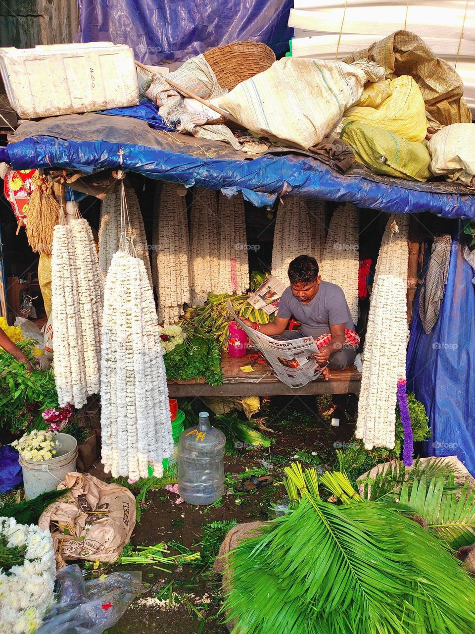 Struggle for living, Selling flowers, Daily Life