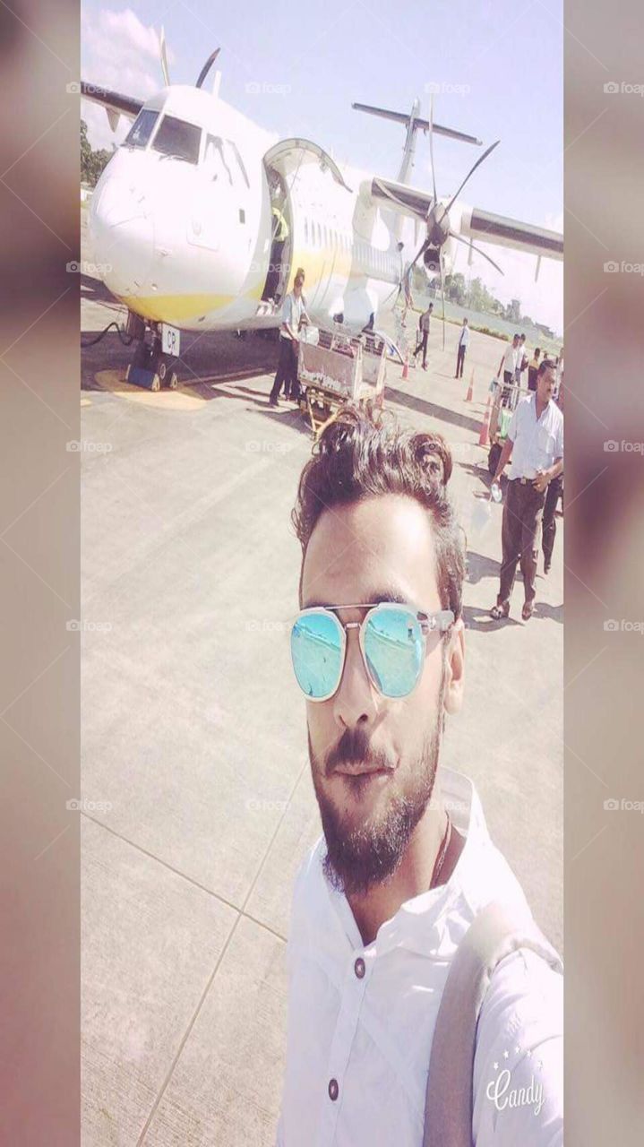 selfie with airplane