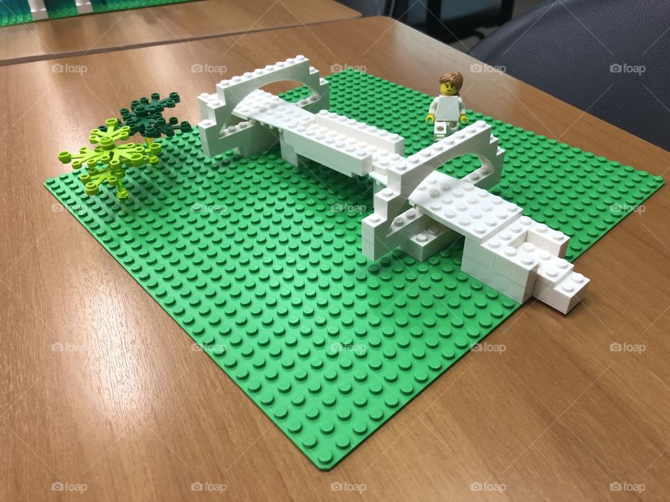 Minimalist Lego in green and white