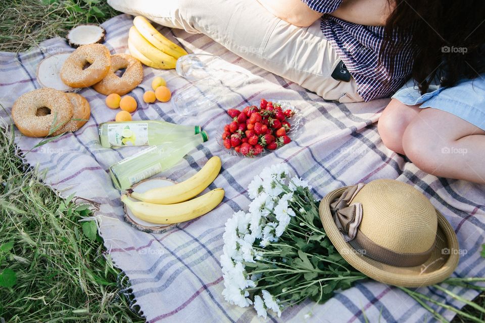 Picnicking 