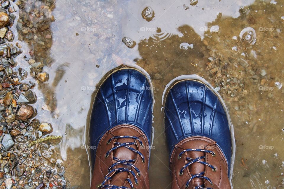 Wet shoes 
