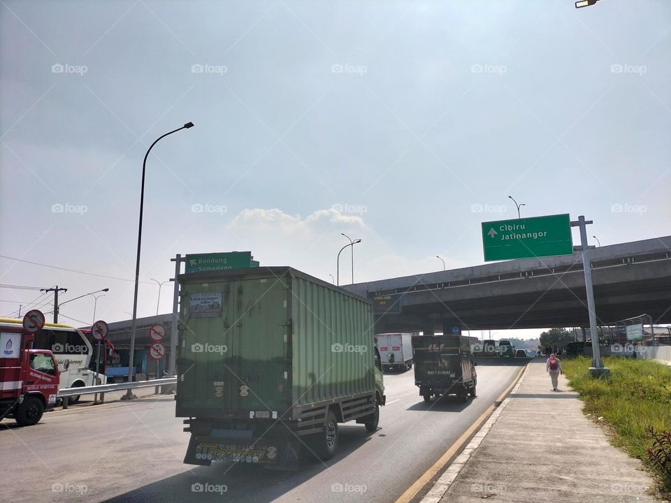 Image of a car on the highway