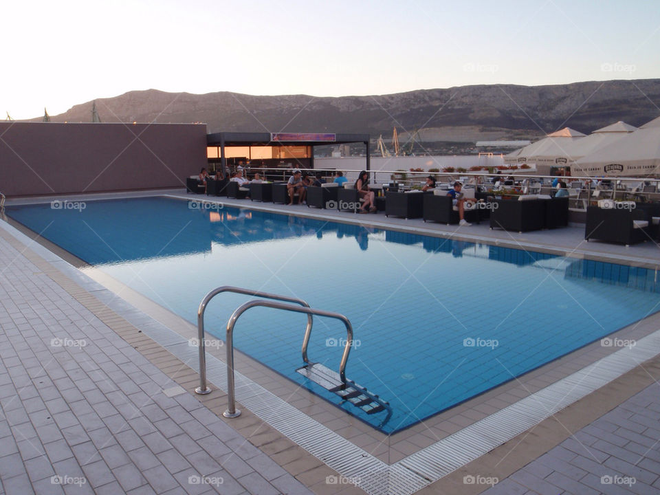 coffee outdoor pool shop by splicanka