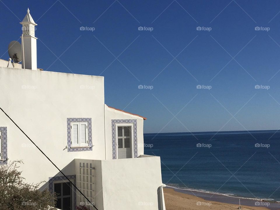 White house with sea view 